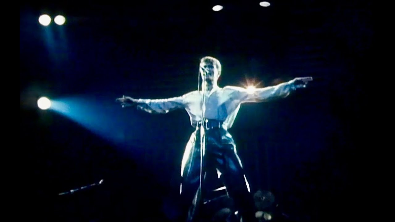 David Bowie | “Heroes” | Live at Earls Court | 30 June 1978 - YouTube