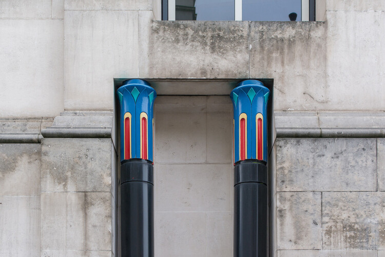 Playful and Ironic: The Legacy of Postmodernist Architecture in the United States - Image 17 of 24