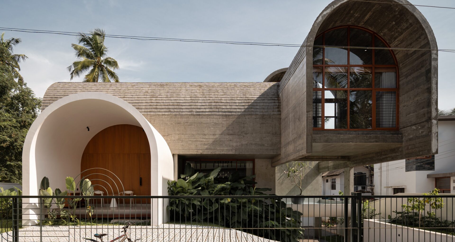 Vault House / Encasa Archstudio