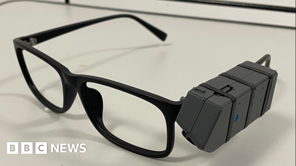 Can camera glasses tell if we cheat on our diet? - BBC