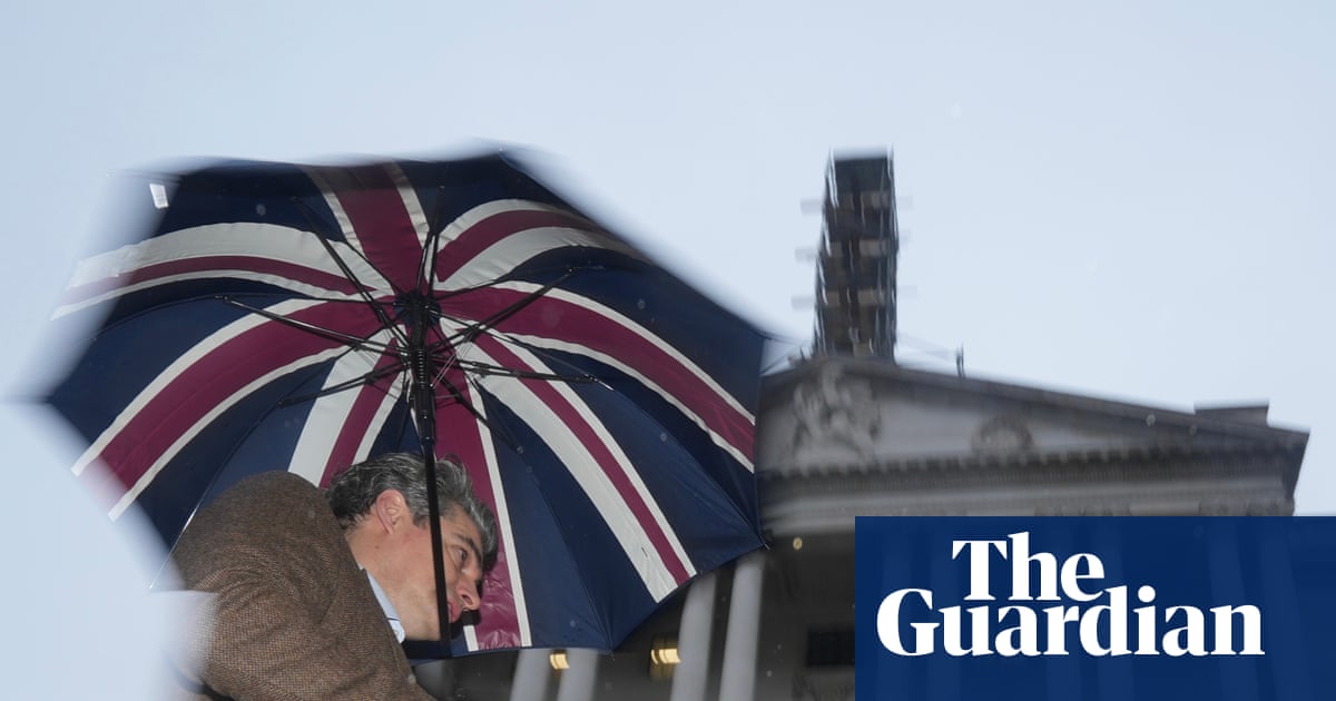 Bank of England should cut rates to boost consumer spending, says TUC | Interest rates