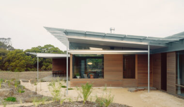 Ironbark House / Not All Architecture