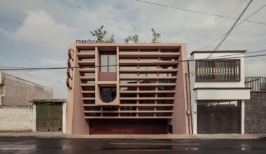 ROSADOCE Commercial Building / REIMS 502