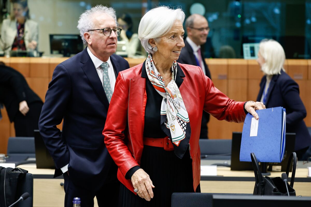 ECB Is Risking Independence With Lagarde Exit Maneuvers