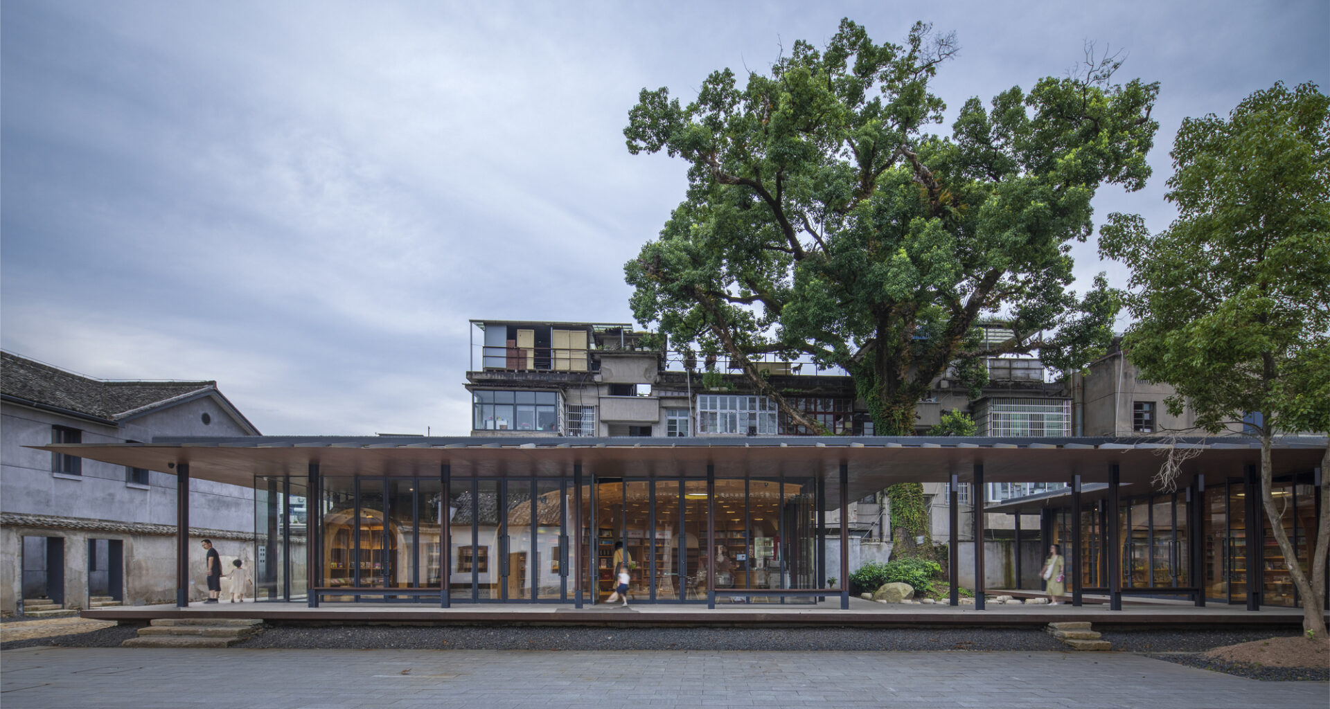 London’s Brutalist Heritage and Australia’s New City: This Week’s Review