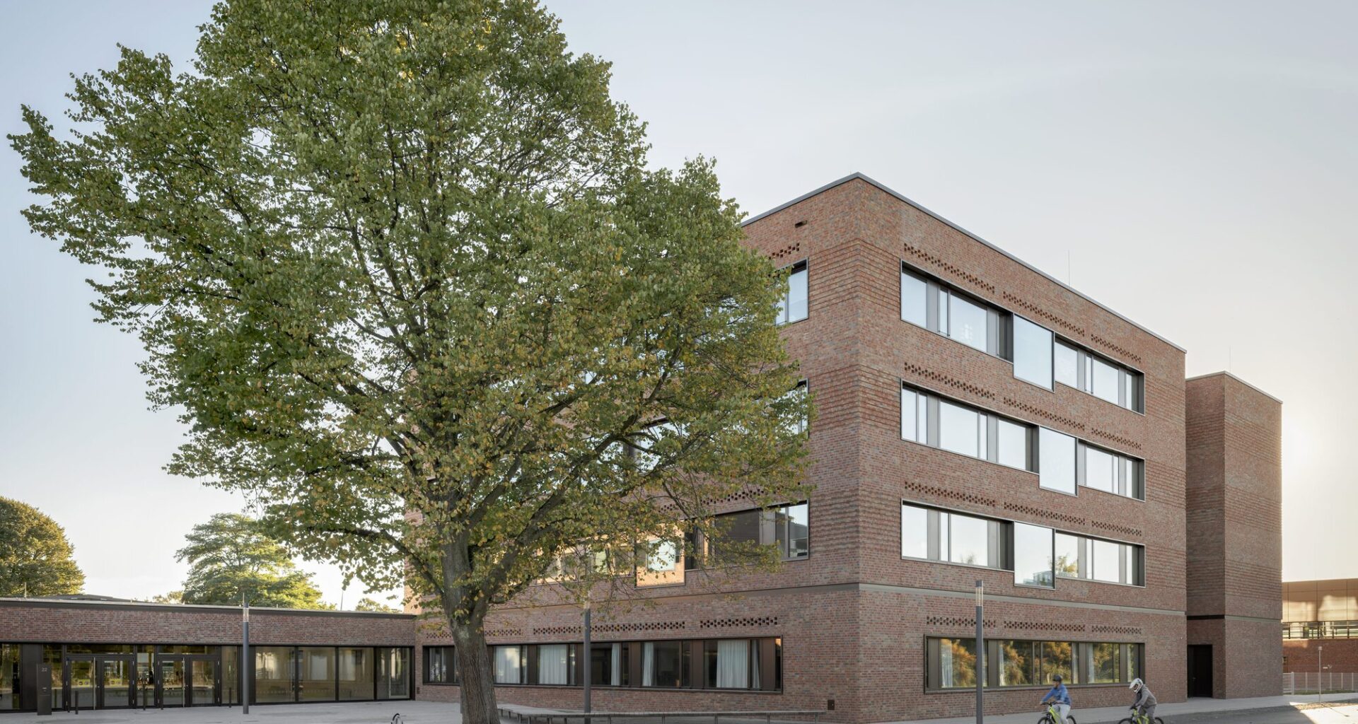 Three Schools - One Process / gmp Architects