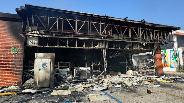 Quebecers in Puerto Vallarta describe scenes of chaos after violence erupts in Mexico