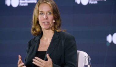 AI Threat Prompts UBS to Downgrade Tech, Boosts Miners and Power Producers