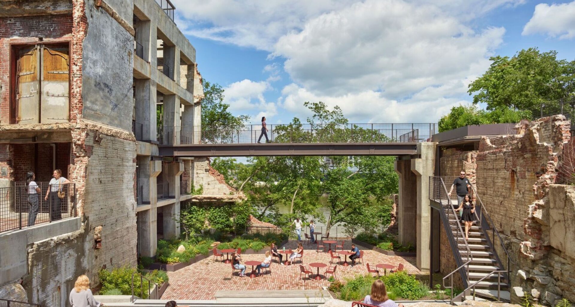 La Sagrada Familia’s Milestone and New Housing Futures: This Week’s Review