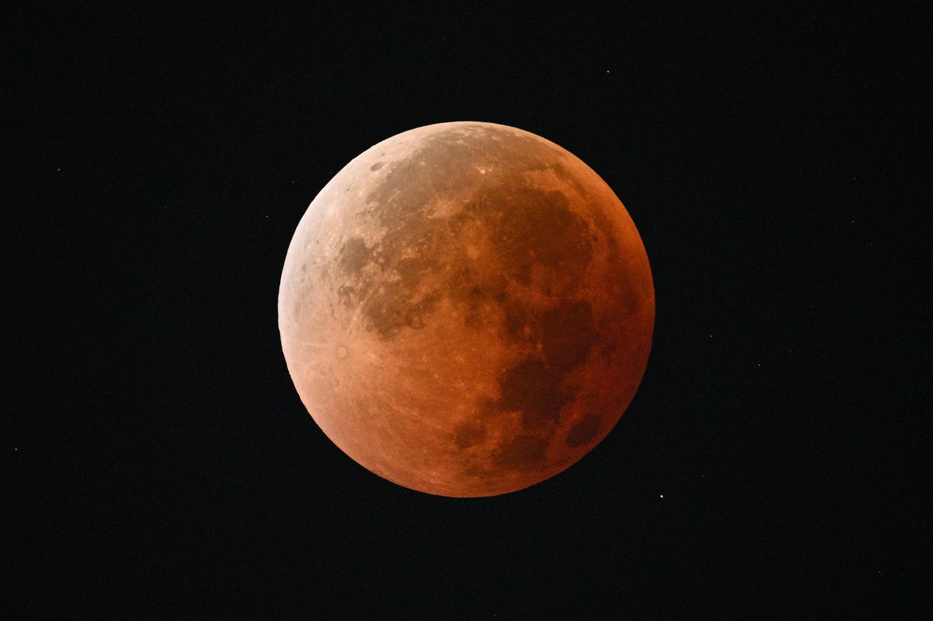 Exact Time Tuesday’s Total Lunar Eclipse Turns Red