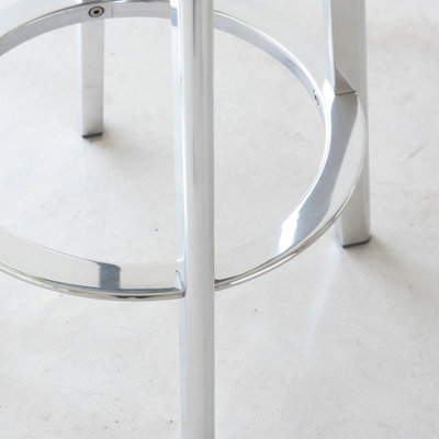Same Designer, Different Approaches: Naoto Fukusawa's Za and Déjà-Vu Stools