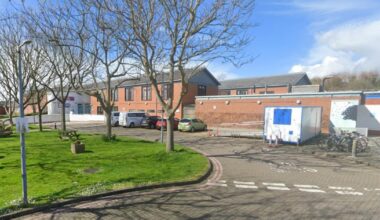 Hove mental health nurse had relationship with patient