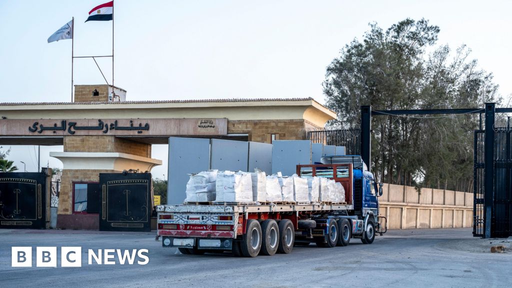 Gaza's key Rafah border crossing with Egypt reopens - BBC