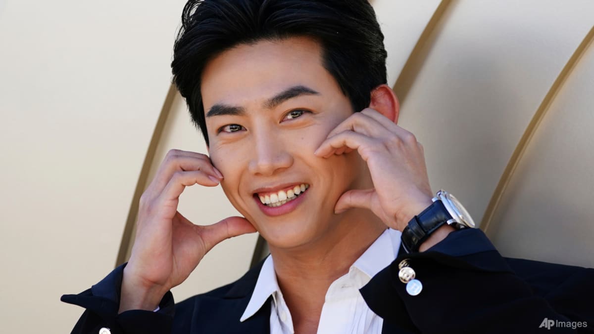 2PM’s Taecyeon to marry non-celebrity fiancee in April