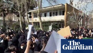 Armed police flood Iran’s universities to crush student protests | Iran