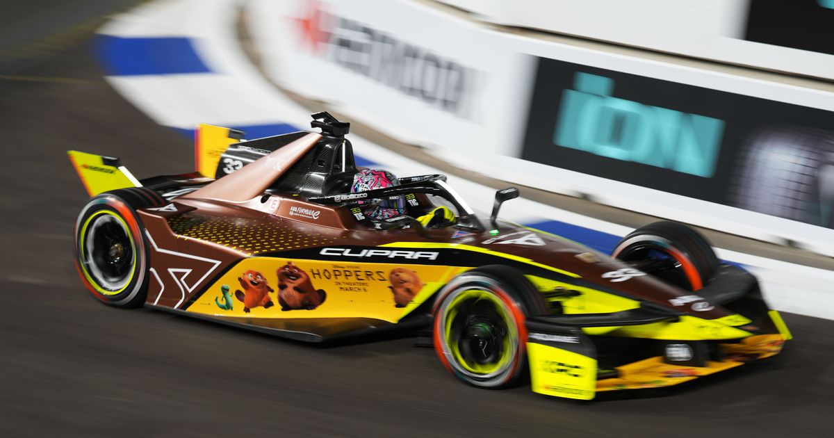 Ticktum quickest in Jeddah as Rowland crashes