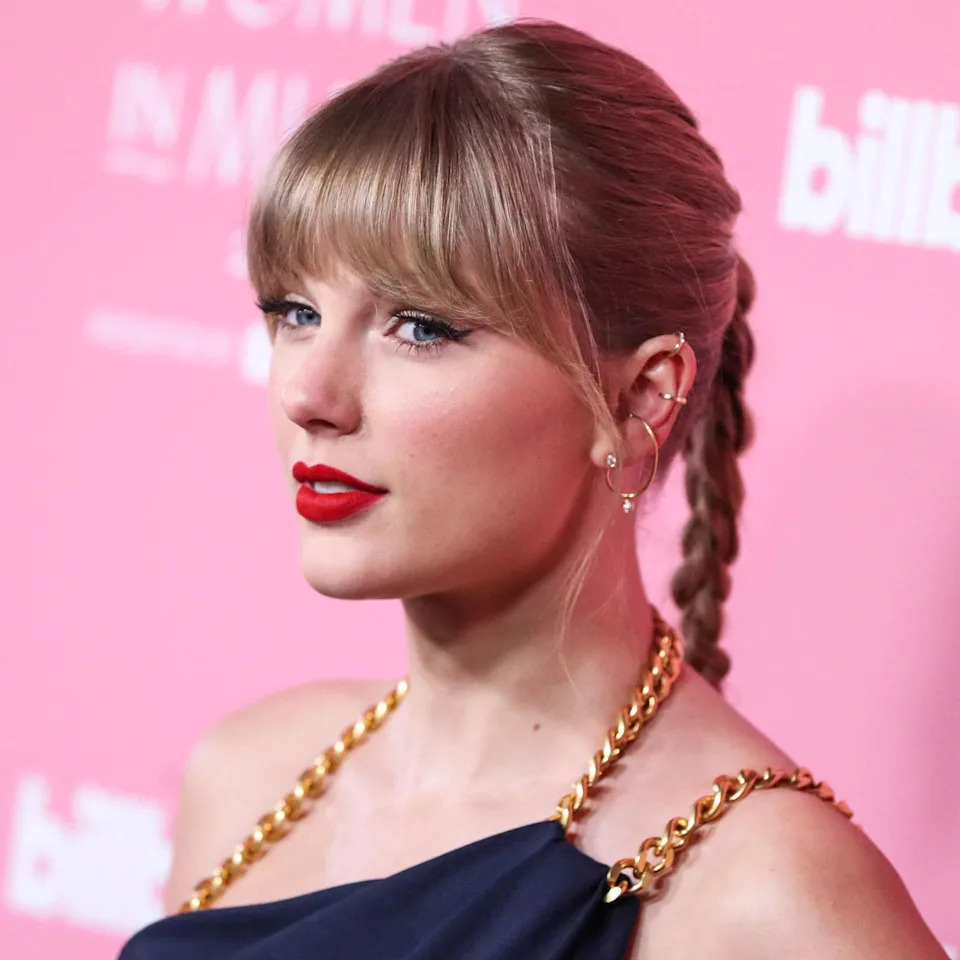 Taylor Swift at the 2019 Billboard Women In Music Presented By YouTube Music