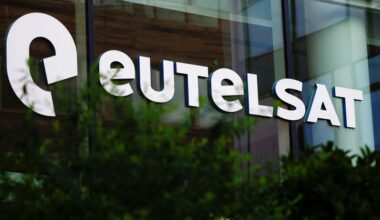 France-backed Eutelsat reports stronger revenue in Starlink push