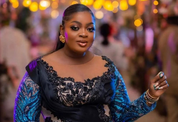‘I don’t forgive’ – Eniola Badmus threatens after being accused of pimping girls to politicians