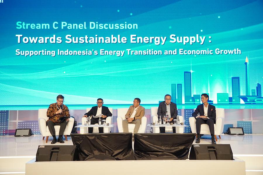 Energy leaders at the panel session during Mitsubishi Power’s Energy Forward Forum