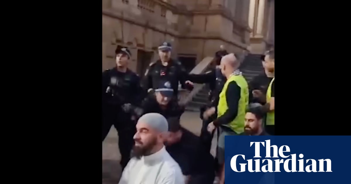 Sheikh who led prayer at Sydney protest against Herzog says police were ‘unhinged and aggressive’ | Sydney