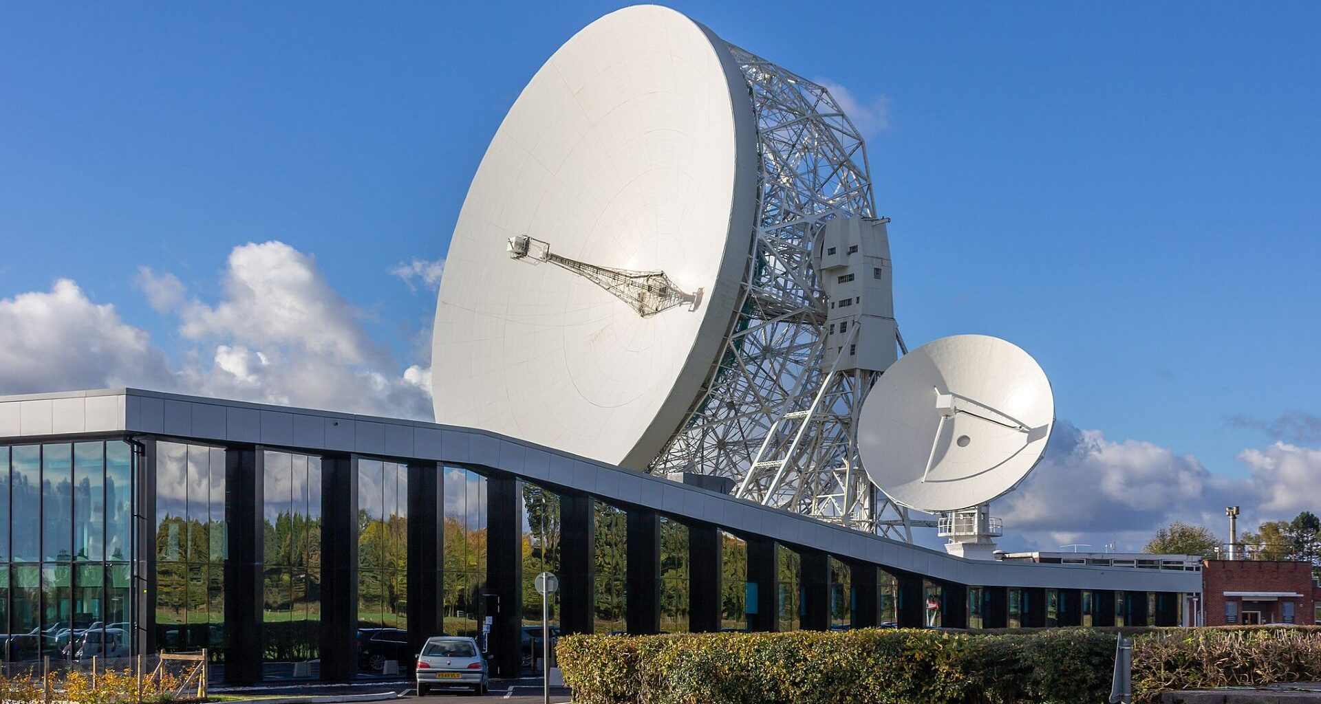 The Jodrell Bank Observatory radio telescope in the UK