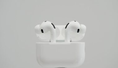 Apple is working on glasses and a ‘pendant’ that let you chat with AI, report sas