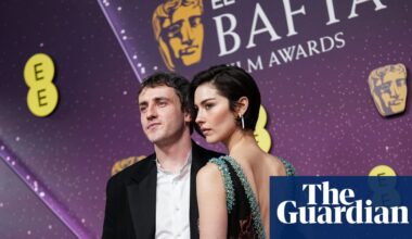 Baftas 2026 red carpet: a kiss for Paul Mescal, Chase Infiniti, Teyana Taylor and bear fashion – in pictures - The Guardian