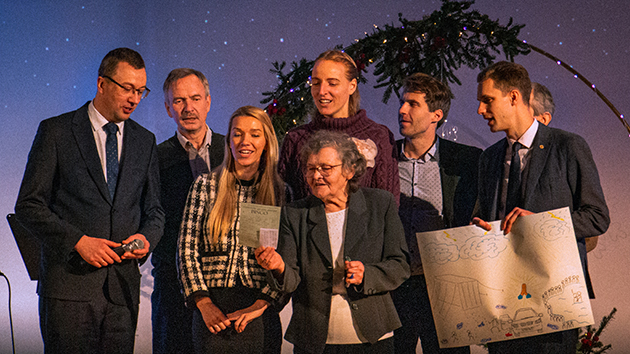 Teams worked together to reflect on past events and share messages of encouragement for the year ahead. One team presents the results of its group work