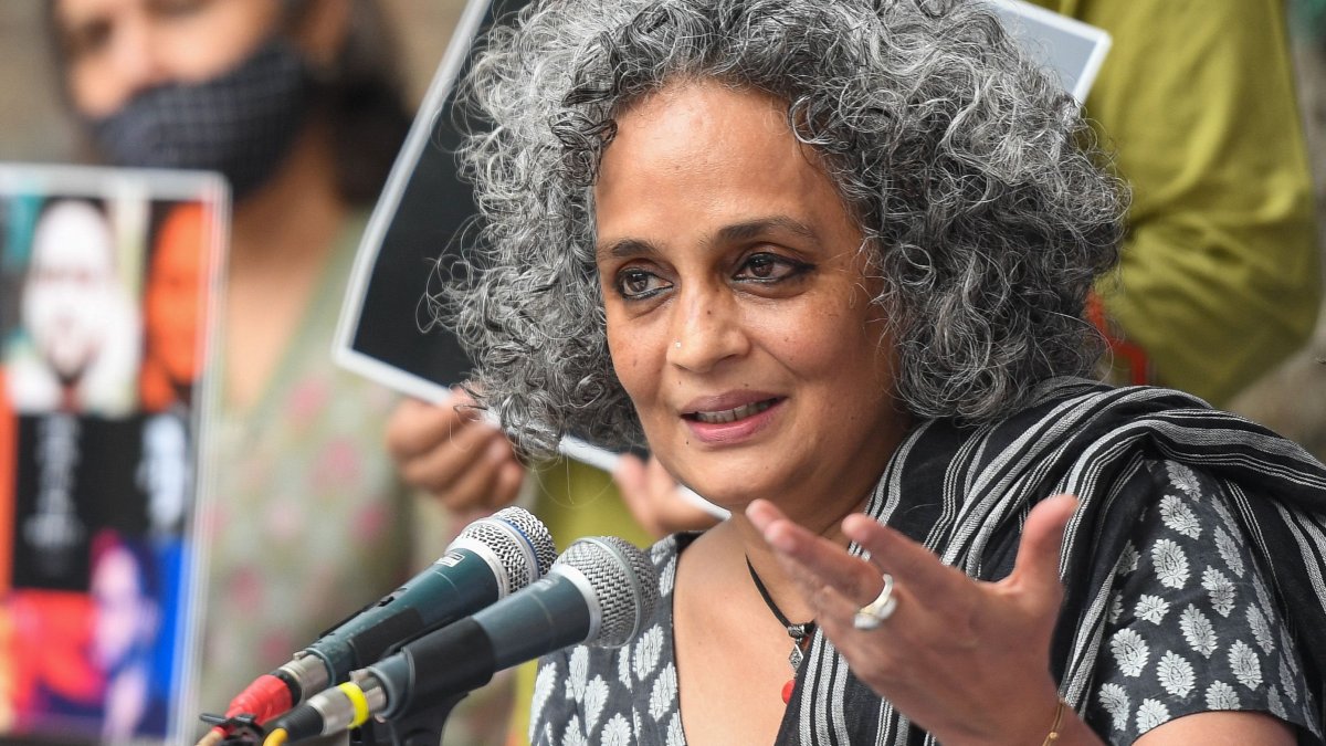 Arundhati Roy quits Berlin film festival over Wenders' Gaza remarks