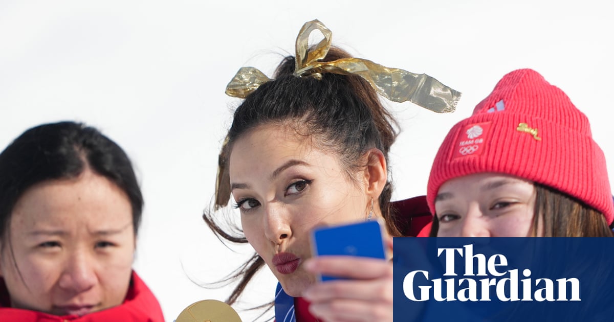 China’s Eileen Gu soars to ski halfpipe gold but controversy surrounds Zoe Atkin’s bronze | Winter Olympics 2026