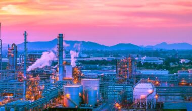 Assessing OMV (WBAG:OMV) Valuation After Recent Share Price Momentum