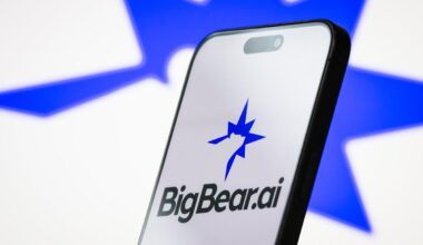 This Mission‑Critical AI Platform With Exploding Commercial Revenue Is the Better Long‑Term Bet