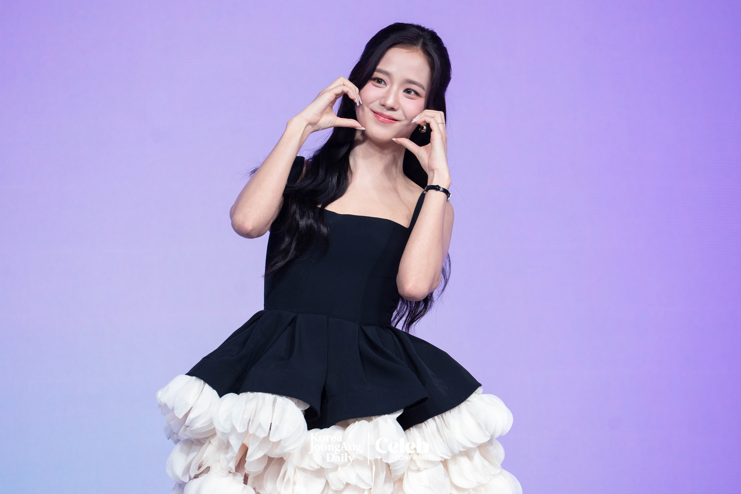 Blackpink’s Jisoo poses for a photo during a press conference for the Netflix original series “Boyfriend on Demand” at the JW Marriott Dongdaemun Square Seoul in central Seoul on Feb. 26. [DANIELA GONZALEZ PEREZ]