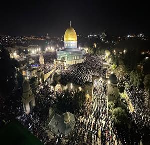 About 50,000 worshippers perform Isha and Taraweeh prayers at Al-Aqsa Mosque amid Israeli restrictions
