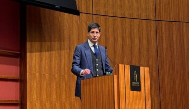 Trump's Fed chief nominee faces hurdles as clock ticks on Powell's term