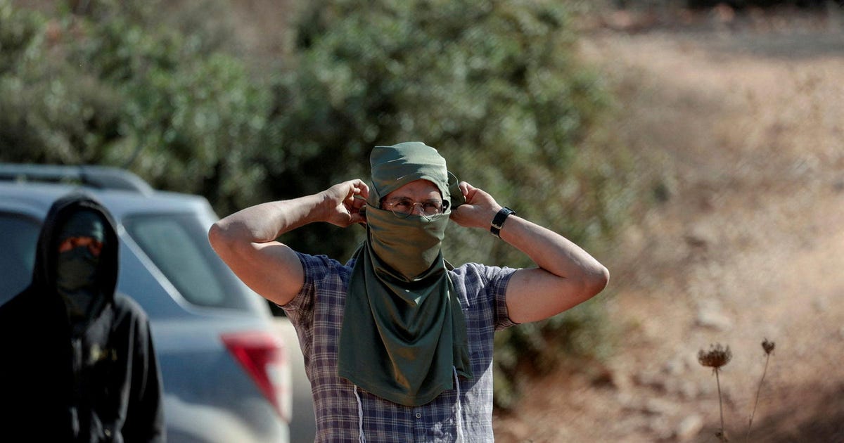 Four Palestinians Wounded After Being Shot by Settlers in West Bank, Medics Say