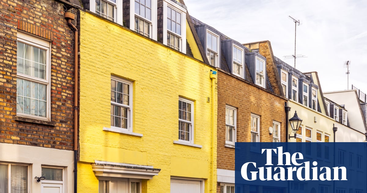 Price of average UK home passes £300,000 for first time, Halifax says | Housing market