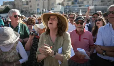 Netanyahu Cancels Gov't Vote on Law Banning Egalitarian Prayer at Western Wall