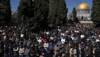 Ramadan's first Friday prayers are held at Jerusalem's Al-Aqsa Mosque | World News