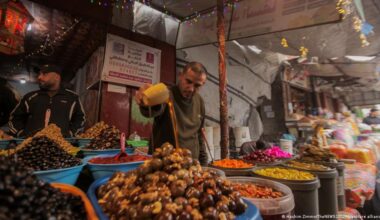 Ramadan in Gaza: Breaking the fast amid rubble - DW.com
