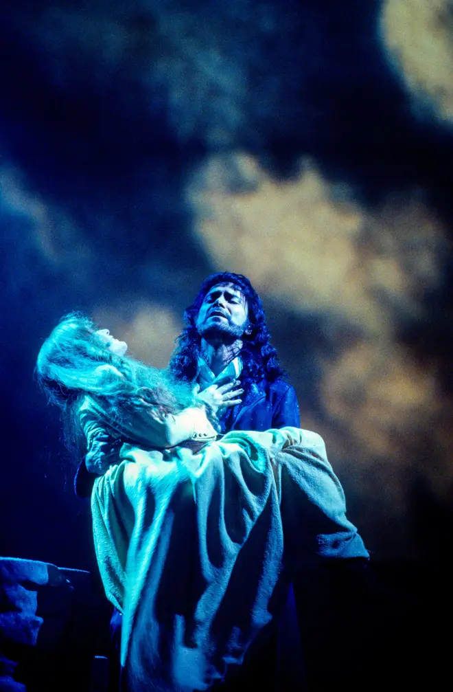 Helen Hobson (Cathy), Cliff Richard (Heathcliff) in HEATHCLIFF