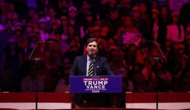 Trump Urges Tucker Carlson To Ease Israel Criticism