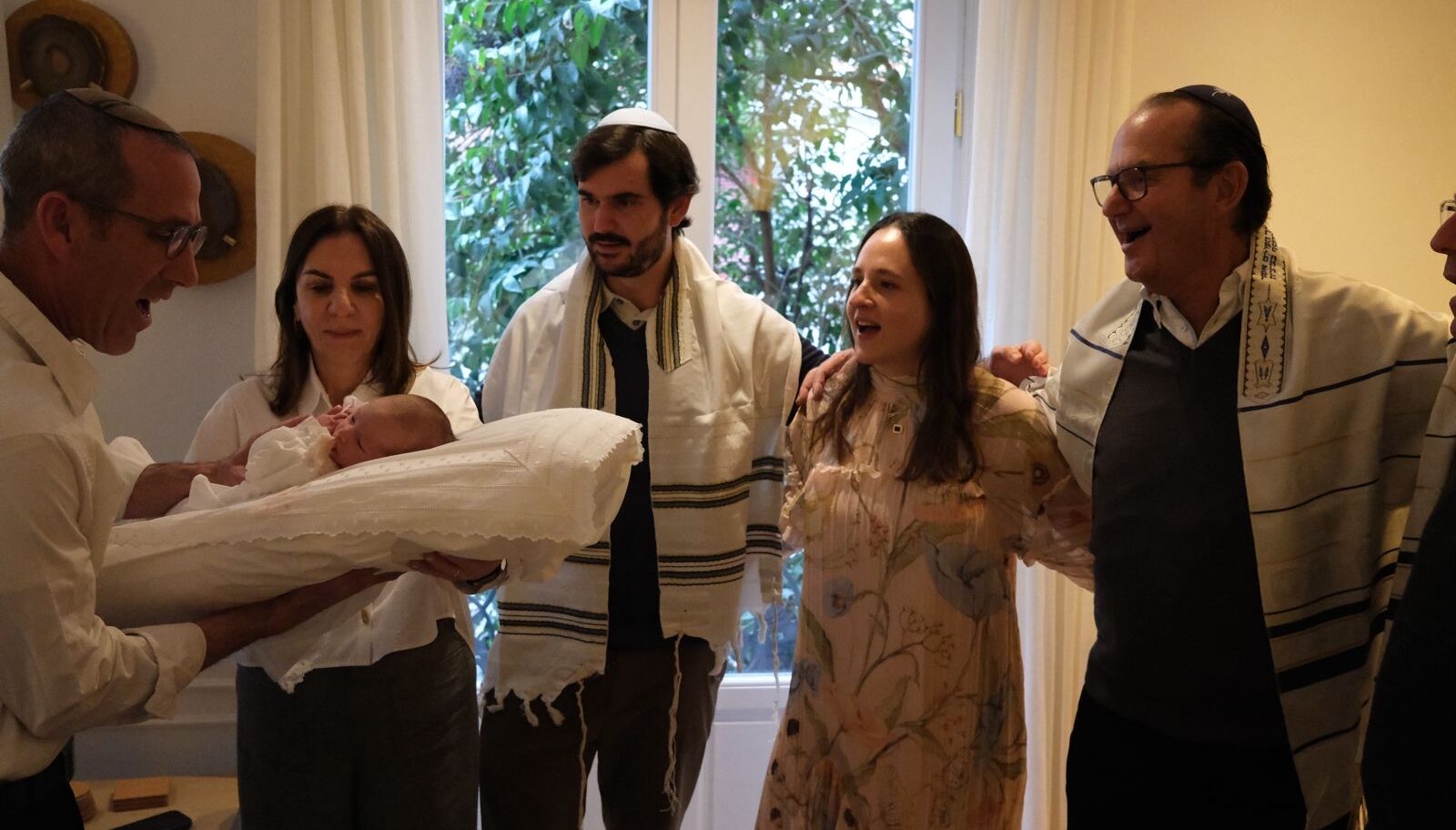 84670ACB-CC0A-4693-A8DD-9A5C805E1F43