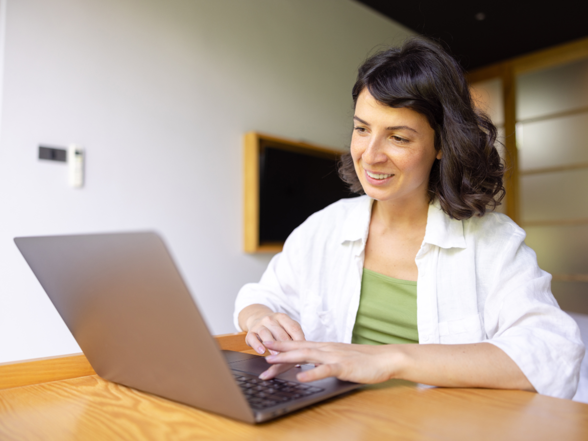 Digital Inequalities in the Use of eHealth Services in European Public Health Care Systems: Systematic Review of Observational Studies