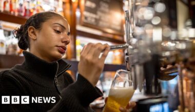 UK unemployment hits highest rate for nearly five years - BBC