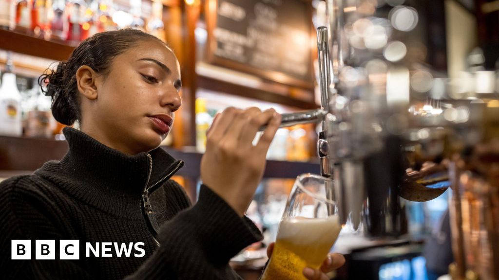 UK unemployment hits highest rate for nearly five years - BBC