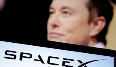 SpaceX prioritizes lunar 'self-growing city' over Mars project, Musk says