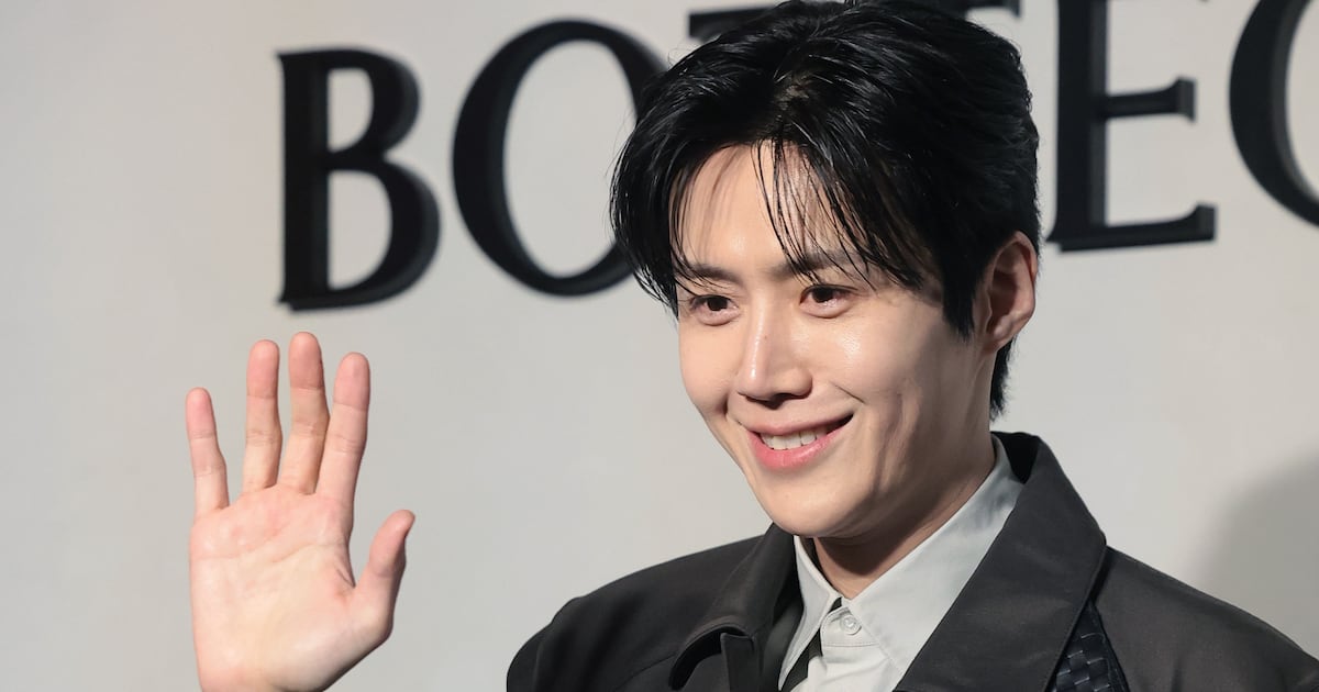 Kim Seon-ho Suspected of Tax Evasion via Family Corporation - 조선일보