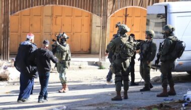 Israeli army detains 25 Palestinians in West Bank raids – Middle East Monitor